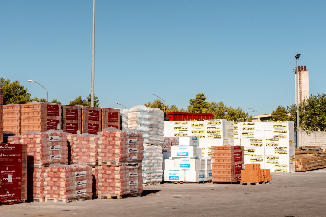 Široku ponudu građevinskih materijala, alata i prateće opreme pronađite u Brodomerkuru!