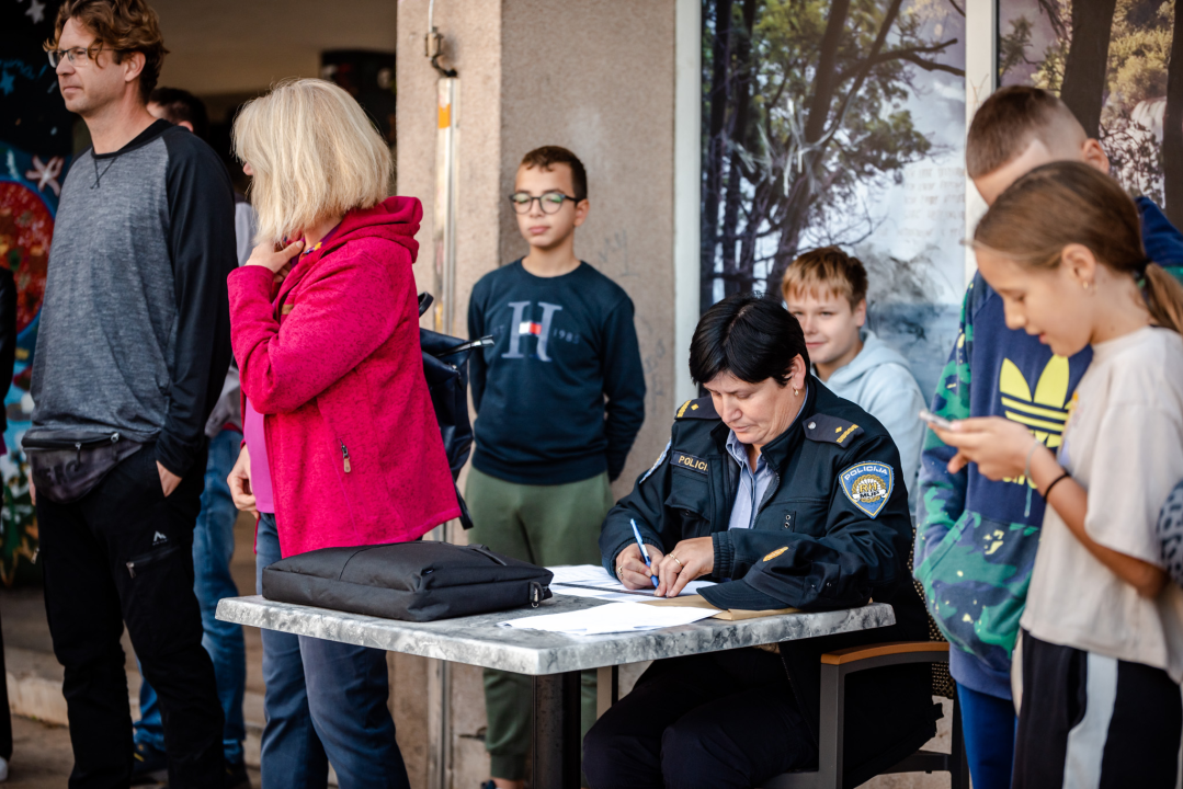 Ispred zgrade Županije održano natjecanje osnovnih škola u spretnosti vožnje bicikla: Evo pobjednika 