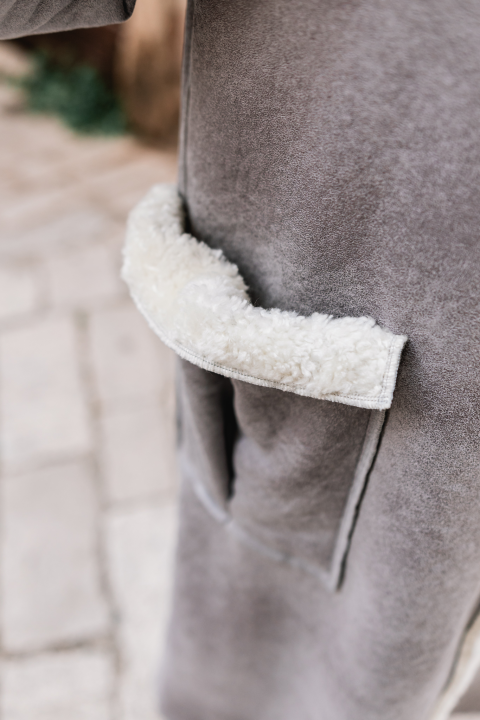 Garderobu osvježite dizajnerskim komadima iz Galerije Juraj Dalmatinac, dom umjetninama po super cijenama