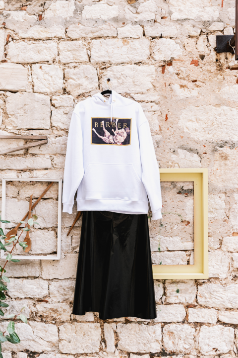 Garderobu osvježite dizajnerskim komadima iz Galerije Juraj Dalmatinac, dom umjetninama po super cijenama