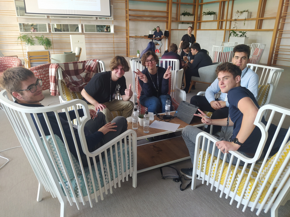 Šibenski gimnazijalci sudjelovali na HACKATHON-u