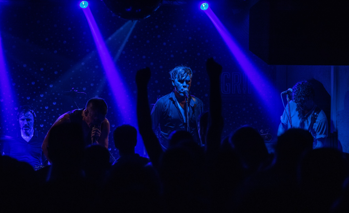 Jonathan rasprodao Azimut, pogledajte kako je bilo na energičnoj svirci riječkih rockera