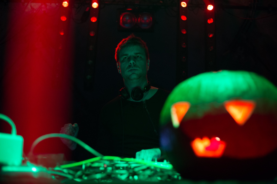 Večeras je veliki kostimirani Halloween party u Tunelu! Upad free za sve