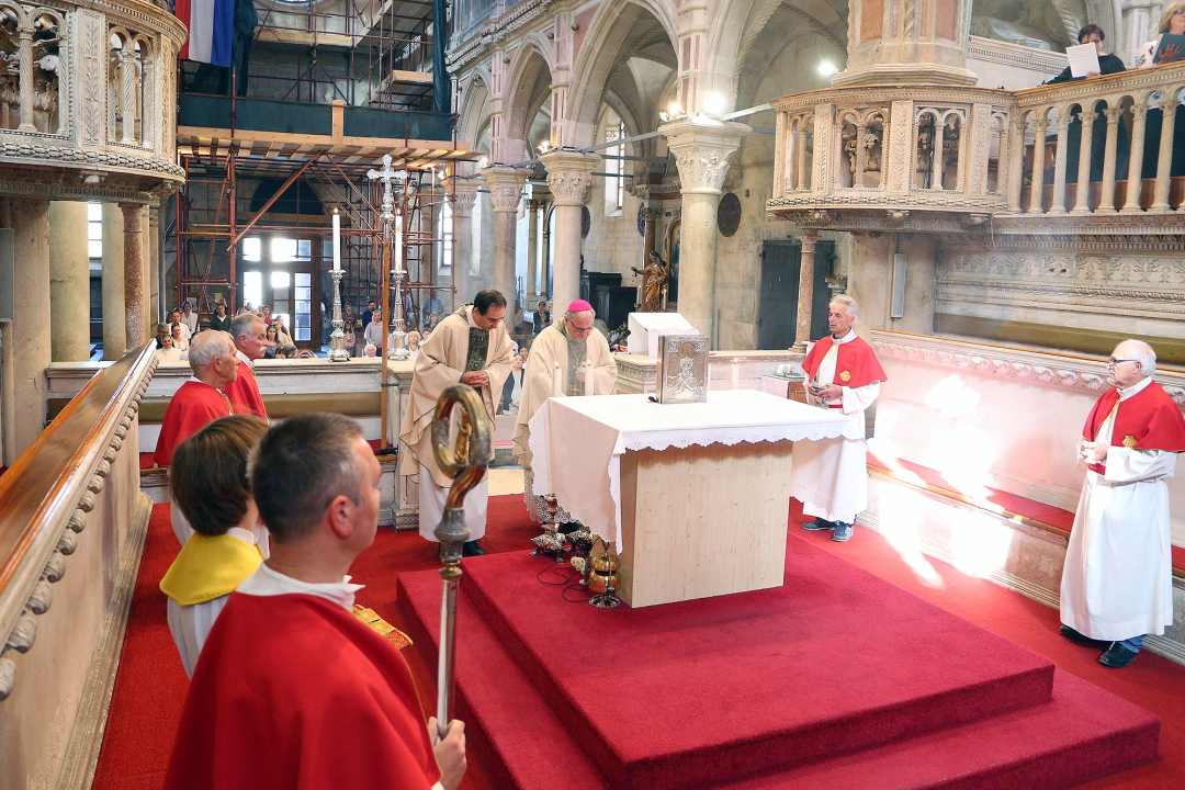 Biskup Rogić predvodio misno slavlje u katedrali