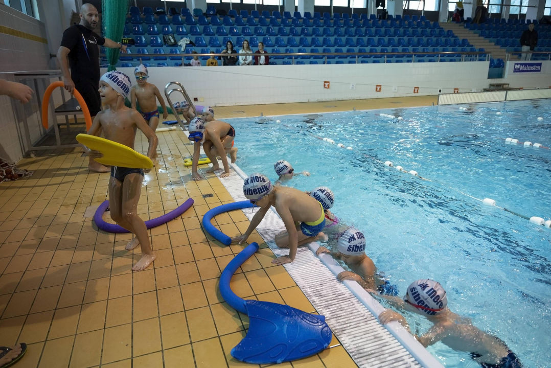 Zajednica sportova grada Šibenika i Plivački klub "More" provede programa Integracije plivanja u redovnu nastavu 