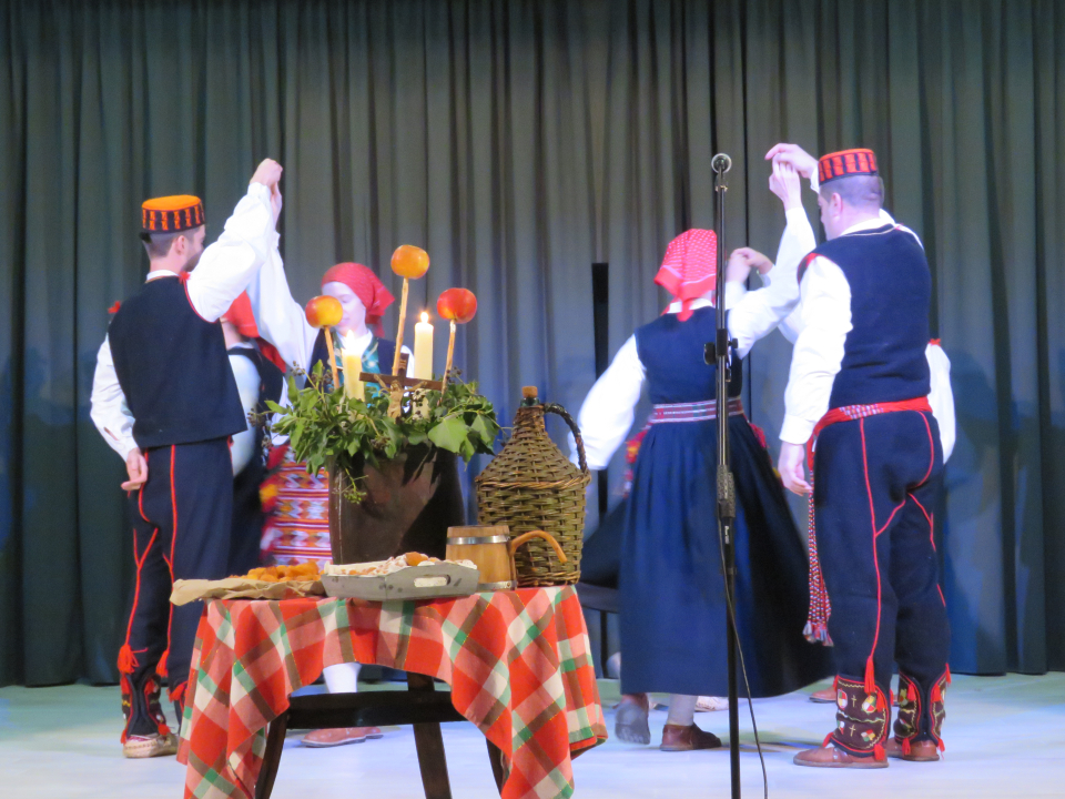 U Unešiću održan Božićno-novogodišnji program KUU Zvona Zagore