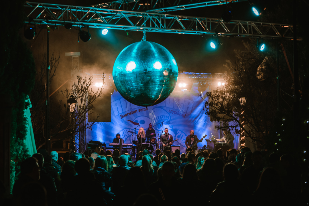 Rockfellersi koncertom u Parkiću zaključili Adventuru 