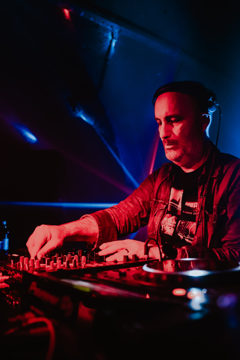 Rasplesana novogodišnja zabava u Tunelu uz milanski duo Modular Project