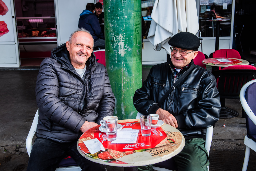 Euro stigao na šibensku pijacu: Jedni nose tri novčanika, drugi plaču za kunom