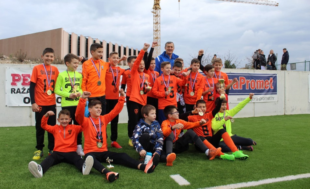 Mladi nogometaši Šibenika na 9. Vodice Cupu do dva zlata i dva srebra