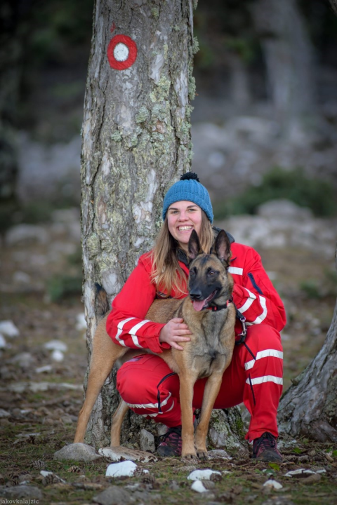Psi su jako važni u potražnim akcijama, a ovako izgleda trening mladih pasa i štenaca