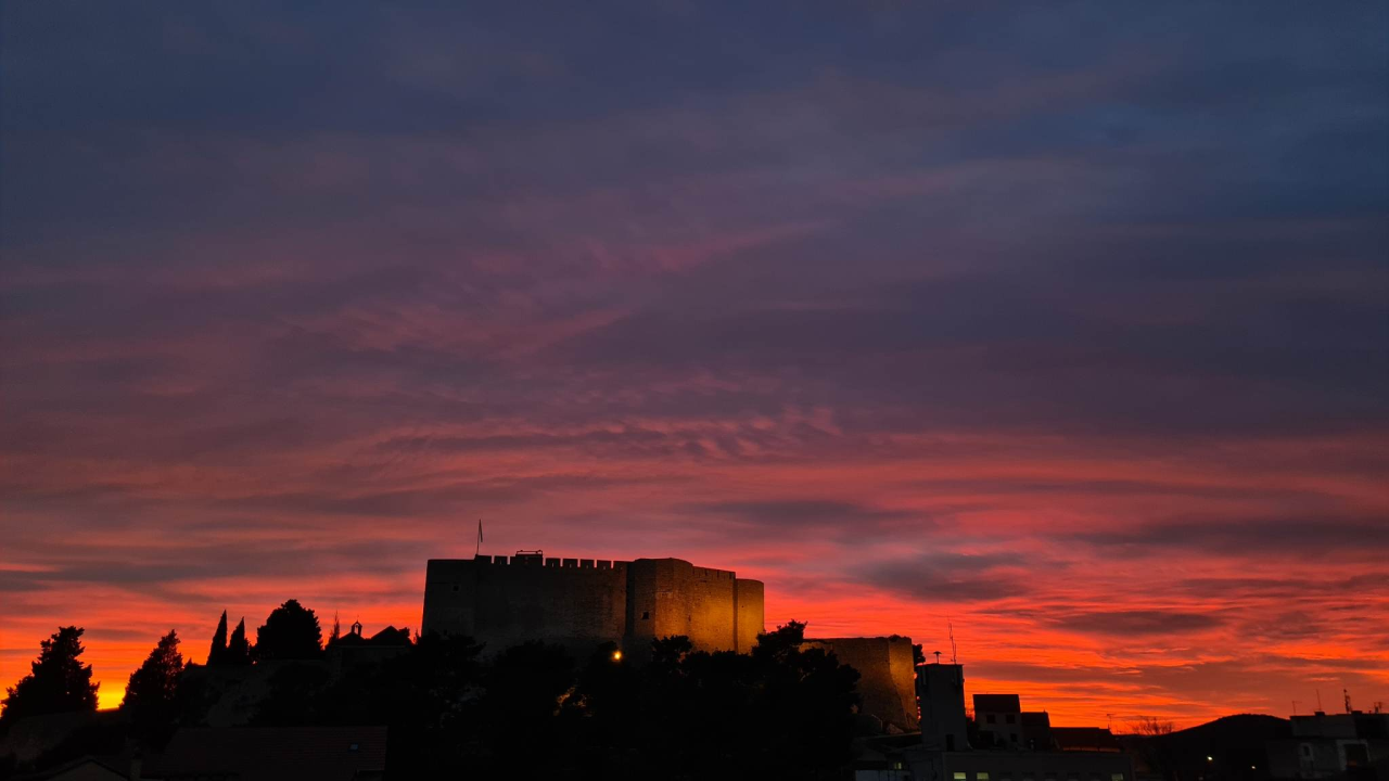 Današnji zalazak u Šibeniku bio je uistinu bajkovit