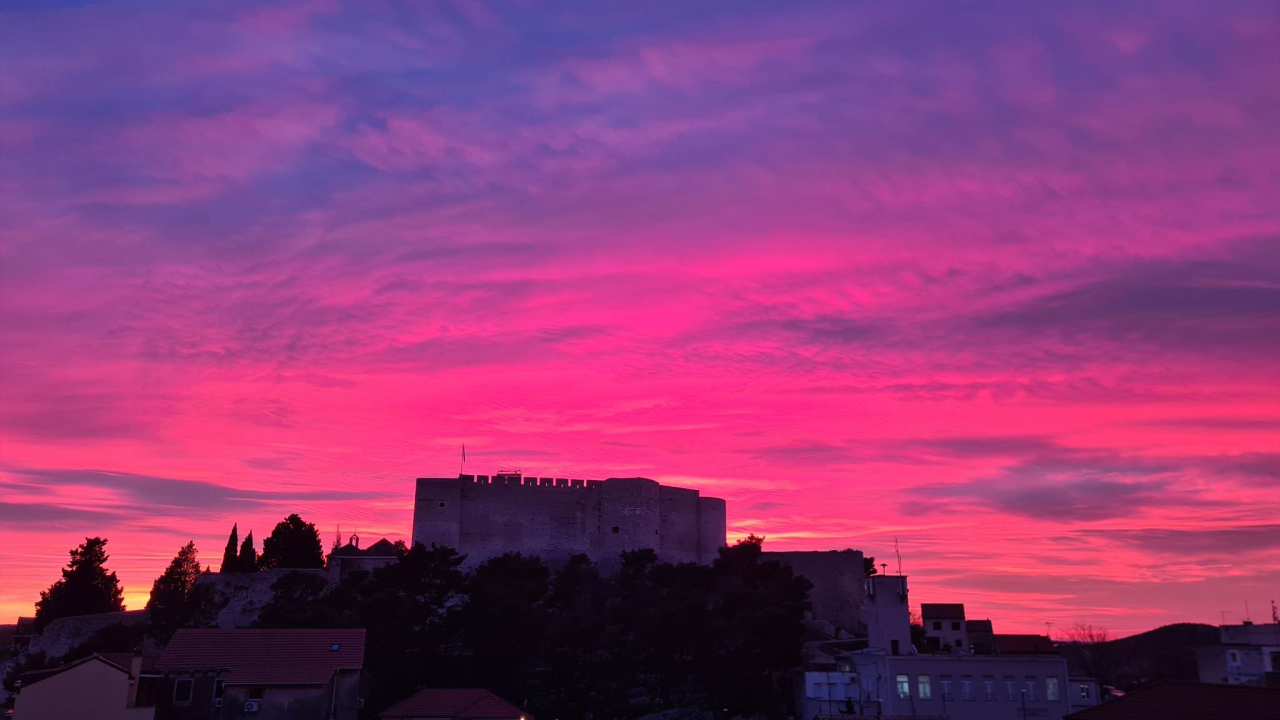 Današnji zalazak u Šibeniku bio je uistinu bajkovit