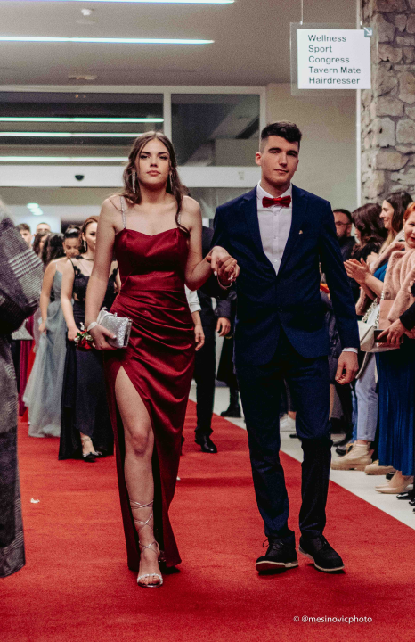 Zavirite na blještavi maturalni ples Turističko-ugostiteljske škole Šibenik (1)