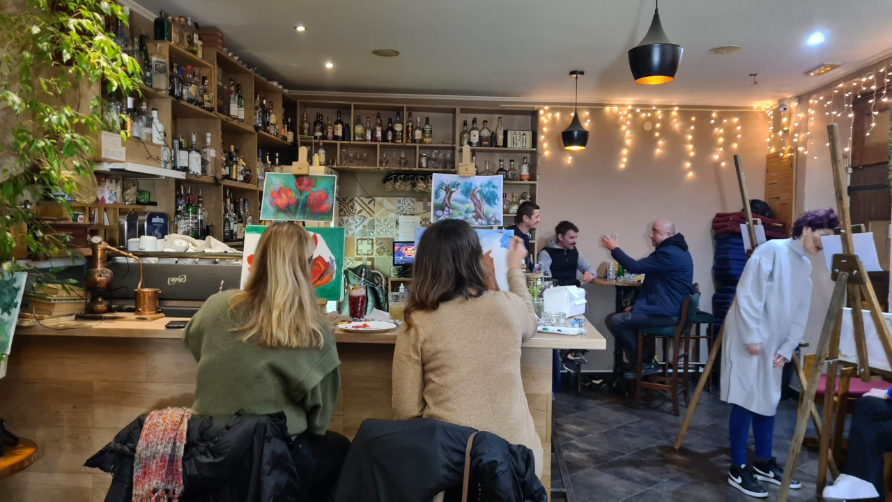 Cocktail &amp; Paint pravi hit u Šibeniku: 'Neki ljudi nisu crtali od vrtića i sad naprave nešto genijalno'