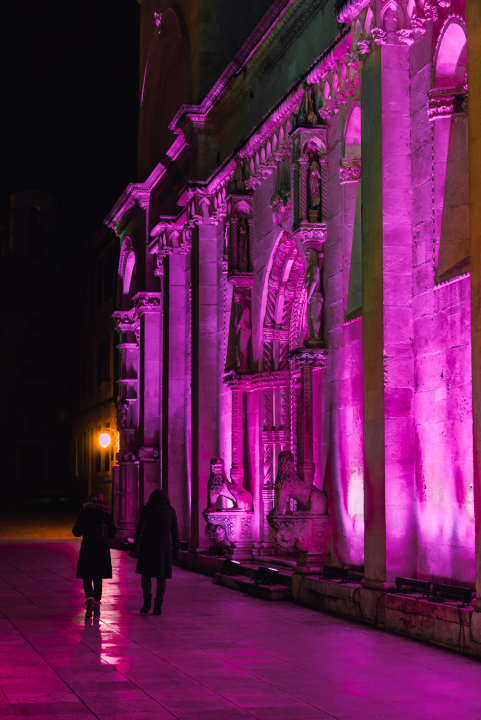 Šibenska katedrala i kazalište u ljubičastoj boji, a sve zbog jednog važnog razloga