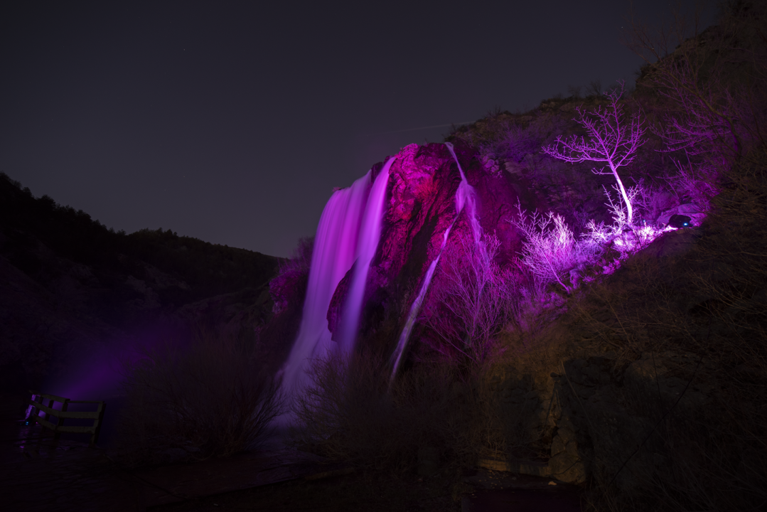 Prizor koji ne viđamo svaki dan: Krčić poprimio romantične boje
