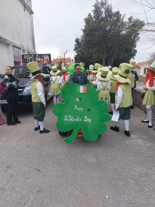 Povorka Malih bak' u Murteru oduševila okupljene: Od Francuske revolucije i mumija do Ježeve kućice