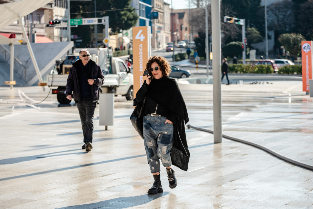 Moderni komadi koji nikad neće izaći iz mode: Evo tko nam je upao u oko ovaj tjedan!