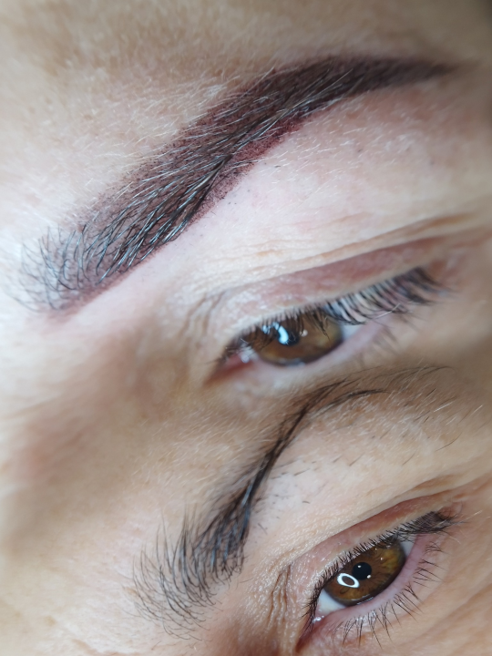 Jelena Radak časti klijentice odličnim popustima na trajnu šminku!