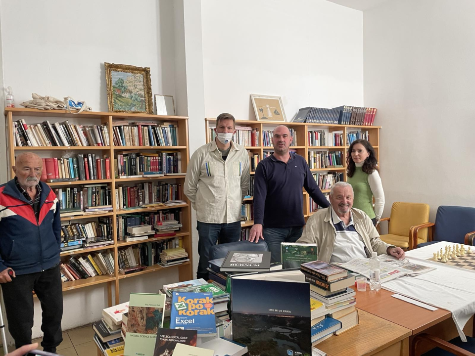 U Nacionalnom parku 'Krka' provedena akcija 'Knjiga od srca', zanimljiva štiva zaposlenici odnijeli na tri adrese 