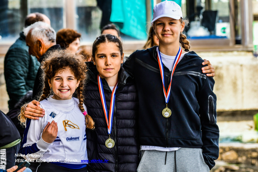 U Zatonu se za vikend okupilo oko 450 sportaša, veslači Krke odlični