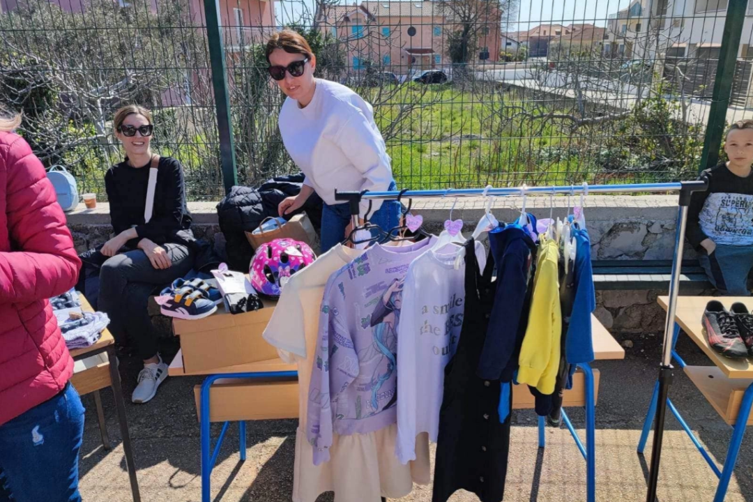 U Vodicama održan prvi Školski buvljak: Pogledajte kako je bilo 