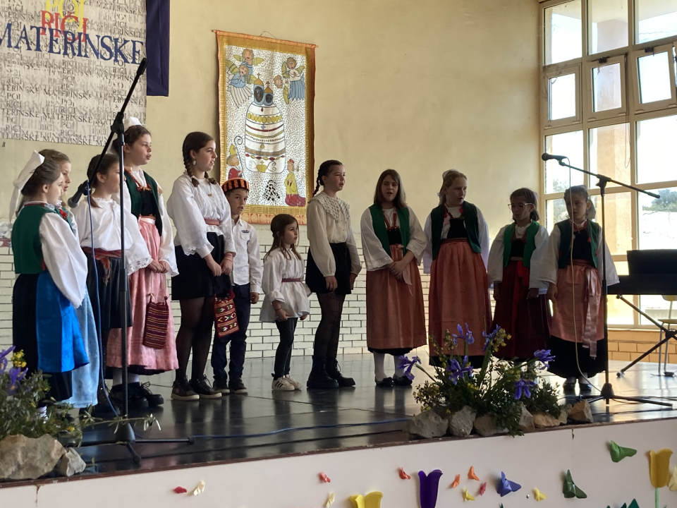 'Poj rići materinske': U OŠ Primošten 17. izdanje literalno-likovnog natječaja