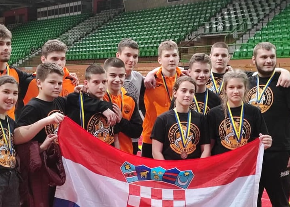 Mladim hrvačima Šibenika 11 medalja na turniru u Sarajevu