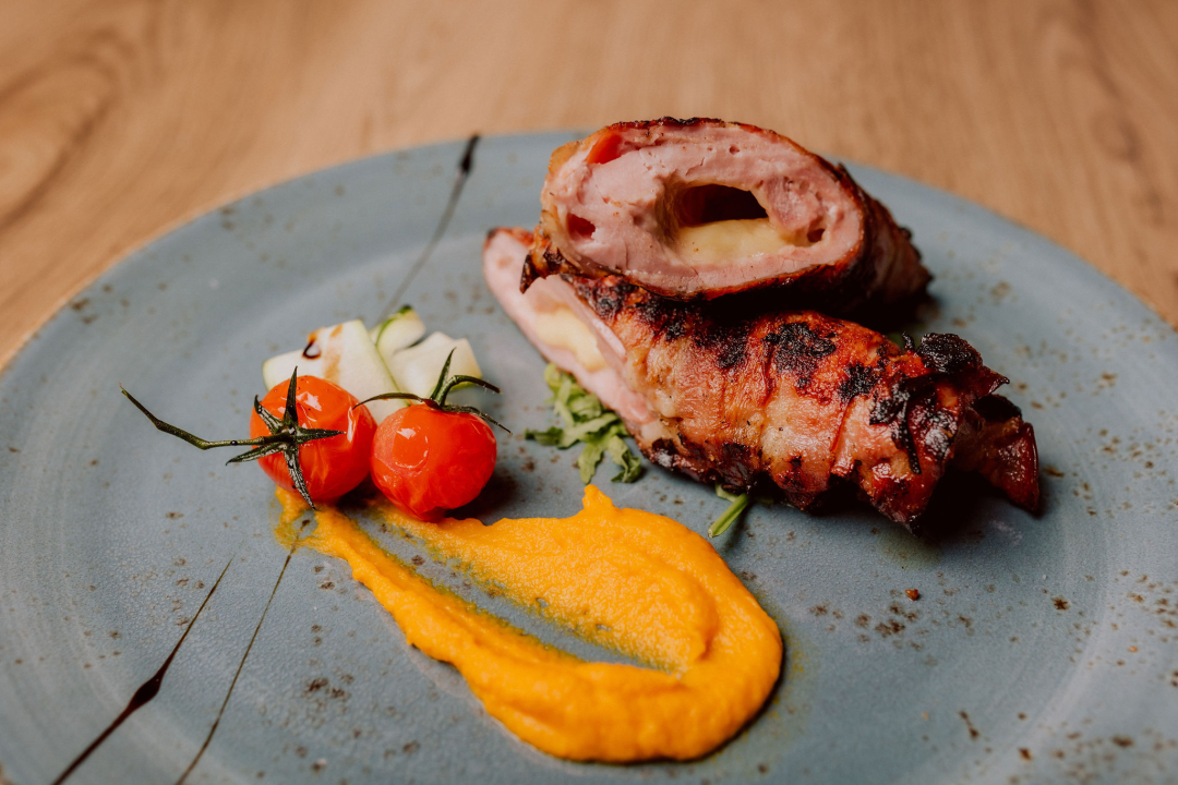 Ako još niste, vrijeme je da isprobate punjenu vješalicu 'Kod starog'!