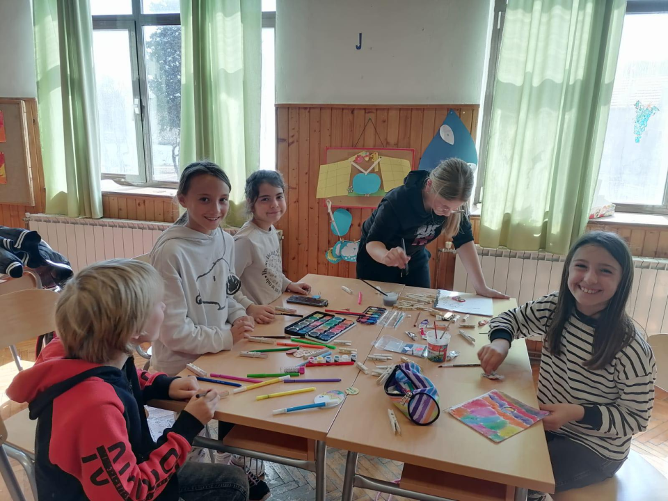 Vrijedne ruke malenih Šibenčana: Izradili ukrase, pa organiziraju humanitarnu izložbu 