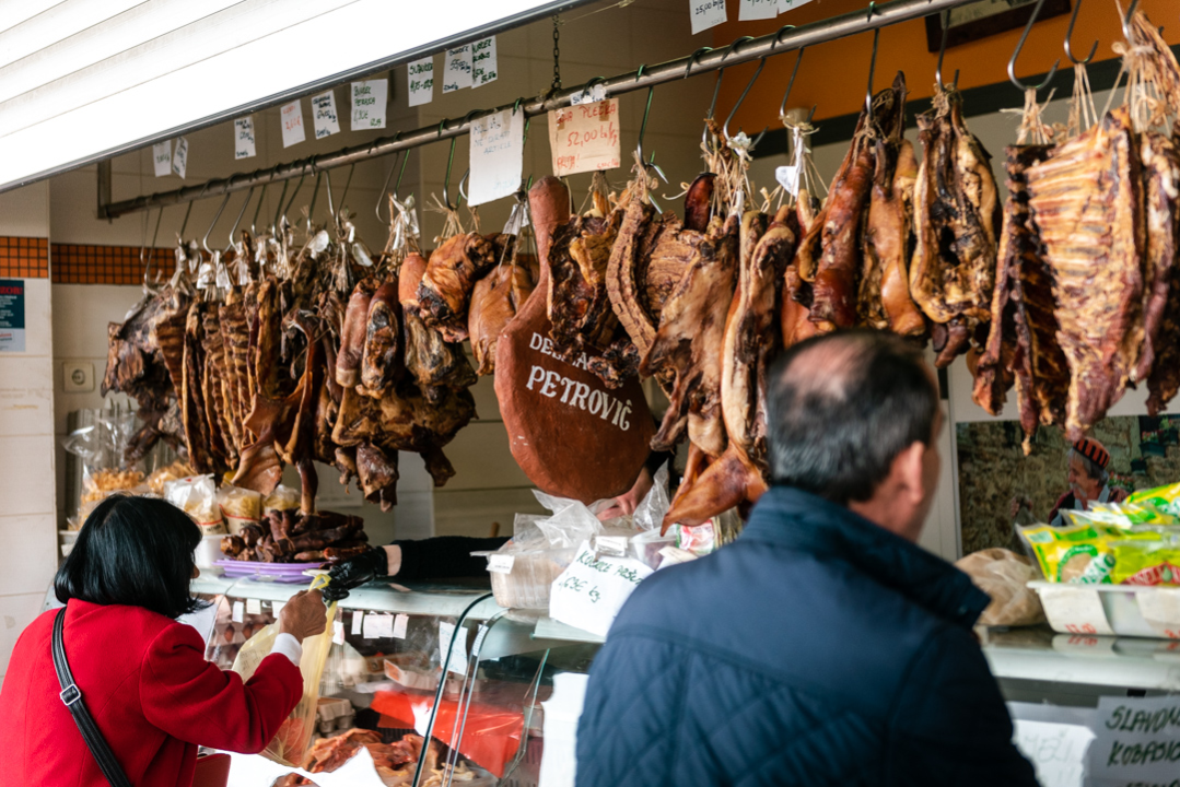 Delikatese Petrović sa šibenske pijace počastit će za Uskrs jednog čitatelja s platom za četiri osobe