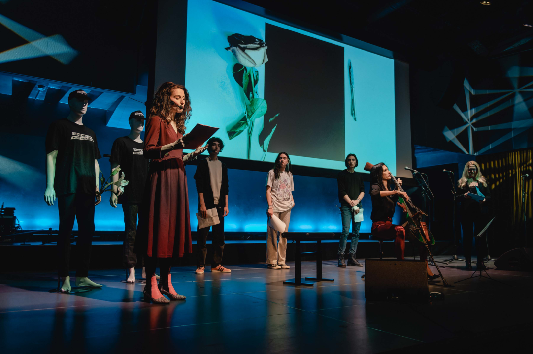 Ana Rucner u Arsenu svirala na violončelu od dragovoljno predanog ilegalnog oružja