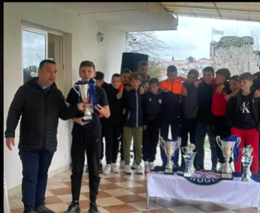 U13 ekipa HNK Šibenik druga u Trogiru: Bepo Barbača proglašen najboljim golmanom turnira