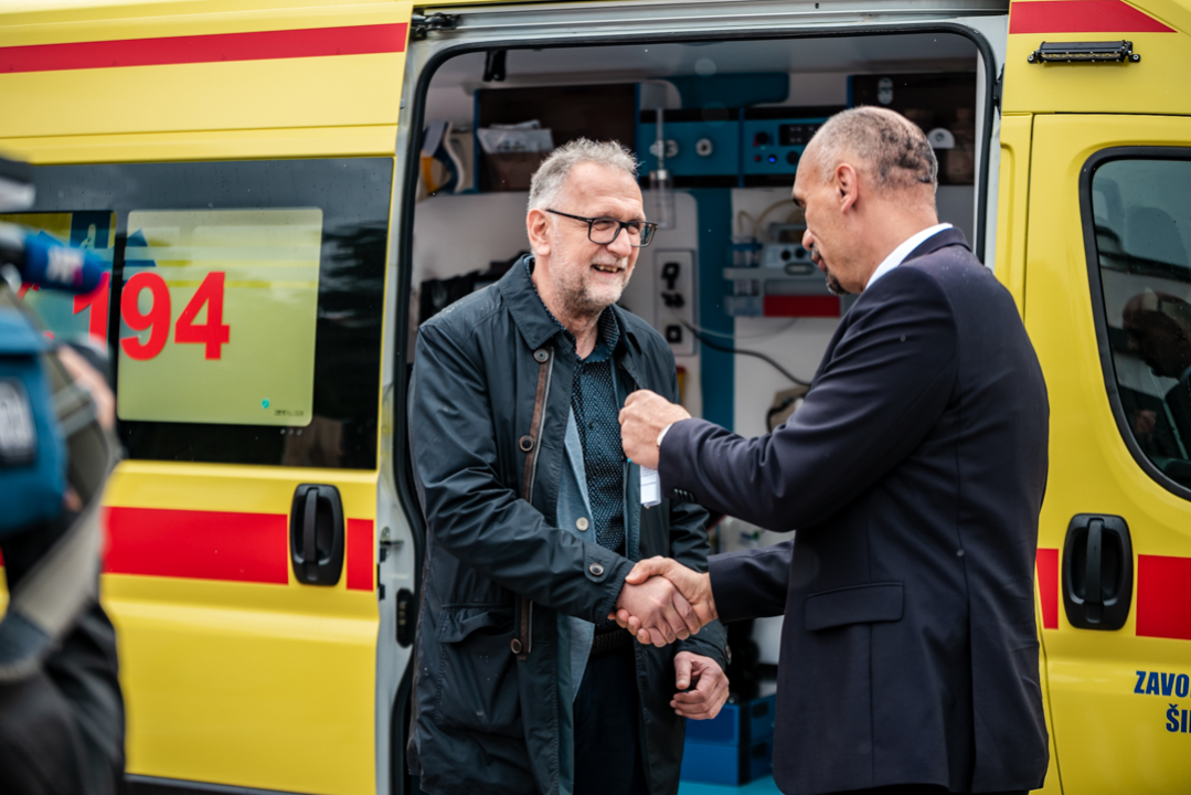 Župan Jelić predao sanitetsko vozilo Zavodu za hitnu medicinu: ‘Sigurnost vozača i pacijenata nam je na prvom mjestu'