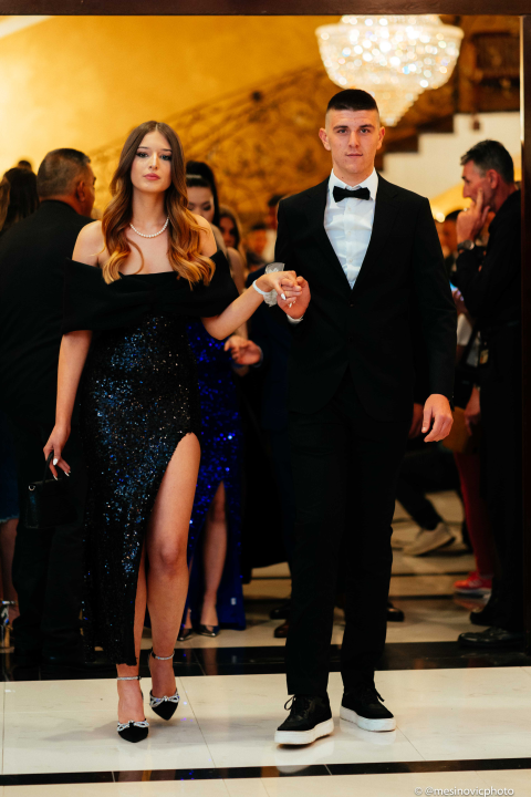 Zavirite na blještavi maturalni ples šibenske Industrijsko-obrtničke škole (1)