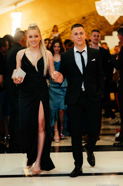 Zavirite na blještavi maturalni ples šibenske Industrijsko-obrtničke škole (1)