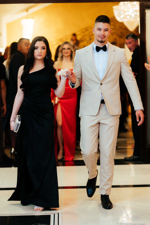 Zavirite na blještavi maturalni ples šibenske Industrijsko-obrtničke škole (2)