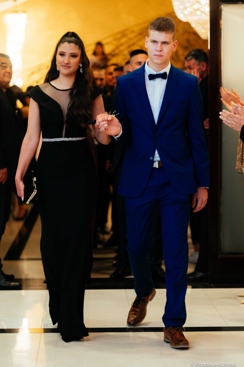 Zavirite na blještavi maturalni ples šibenske Industrijsko-obrtničke škole (2)