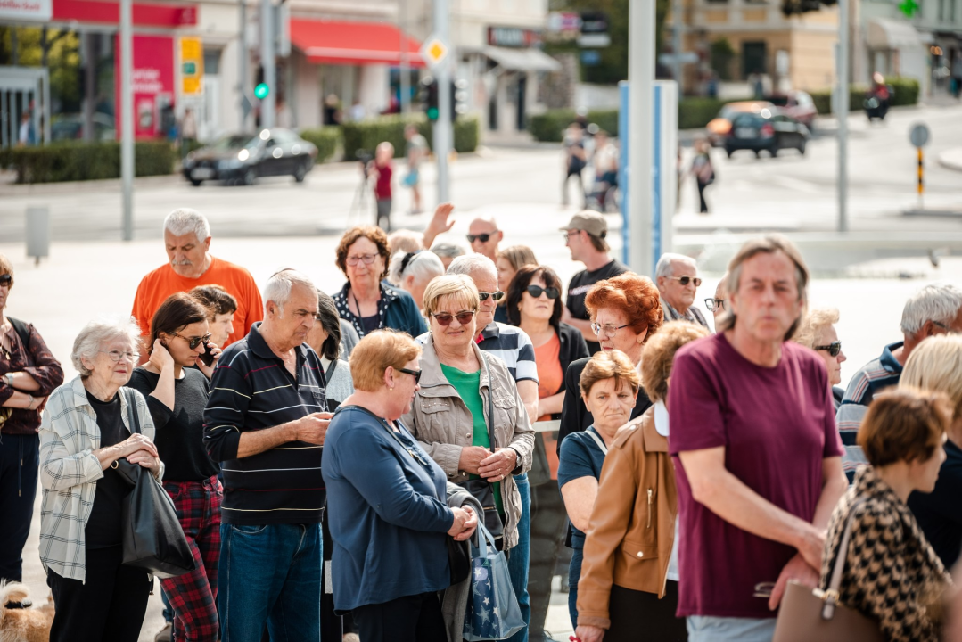 Stotinjak građana utjehu našlo u điranima: 'Vidi ove, cili je vrt natrpala!'
