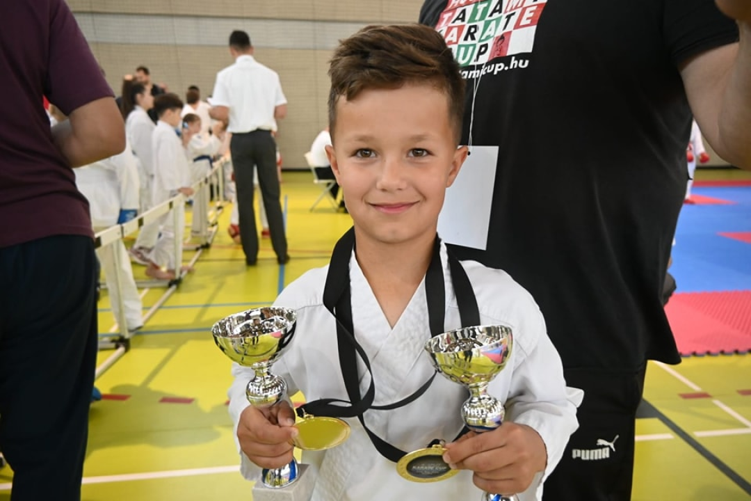 KK Okit opet najbolji: Iz Splita se vratili sa 42 medalje i peharom za najbolji klub turnira  