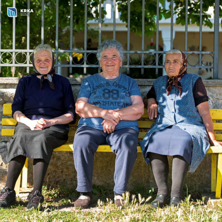 Krka spaja generacije: U NP 'Krka' ispunili želju posjetiteljici i poklonili joj staru bakinu fotografiju 