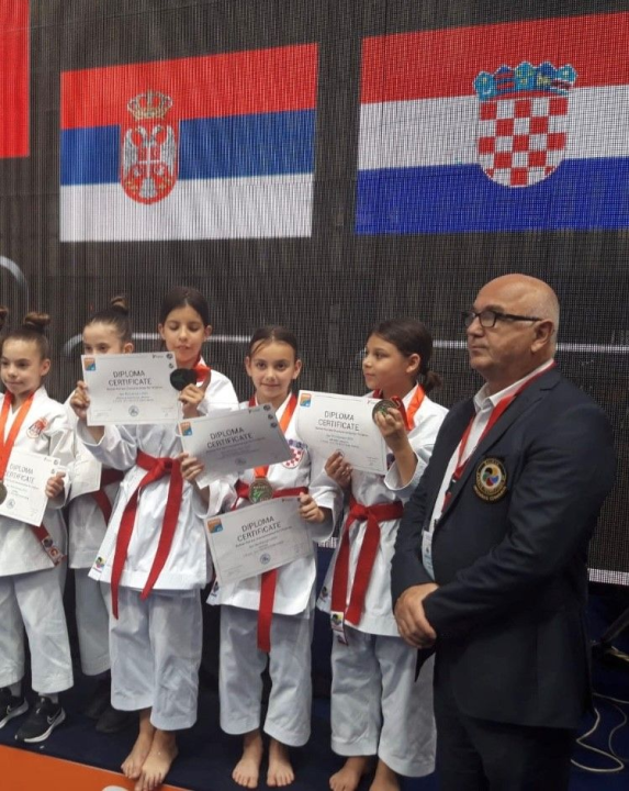 Ekipna bronca u katama za članice Karate kluba Osvit na Prvenstvu Balkana! 