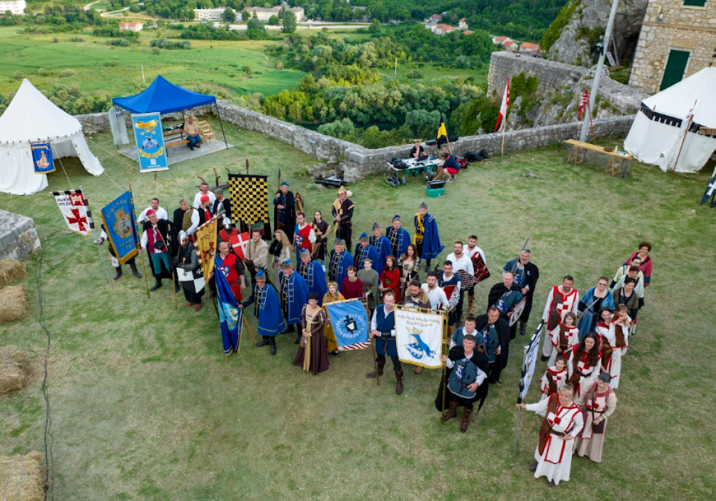 Otvoreni Zvonimirovi dani u Kninu: Jahanje, mačevanje, glagoljica...