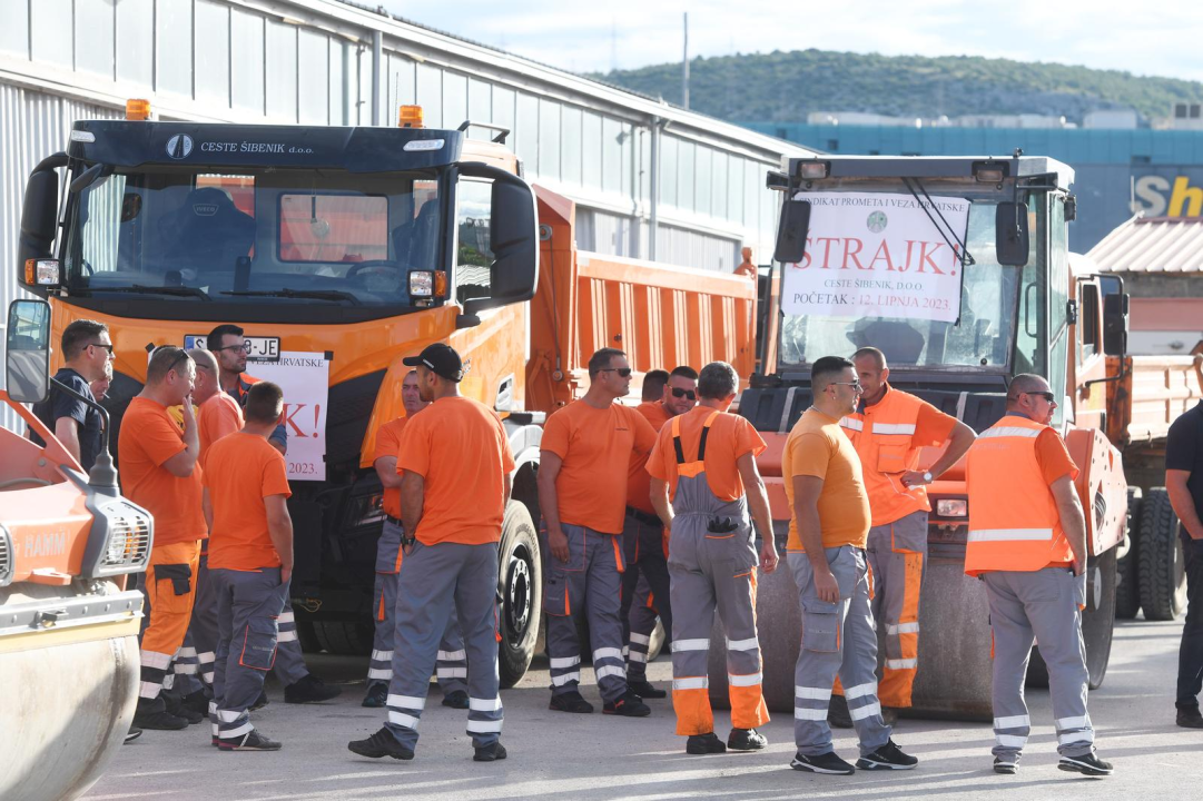 Počeo štrajk radnika Cesta Šibenik: ‘Tata kupio softvera, ŠČ!’