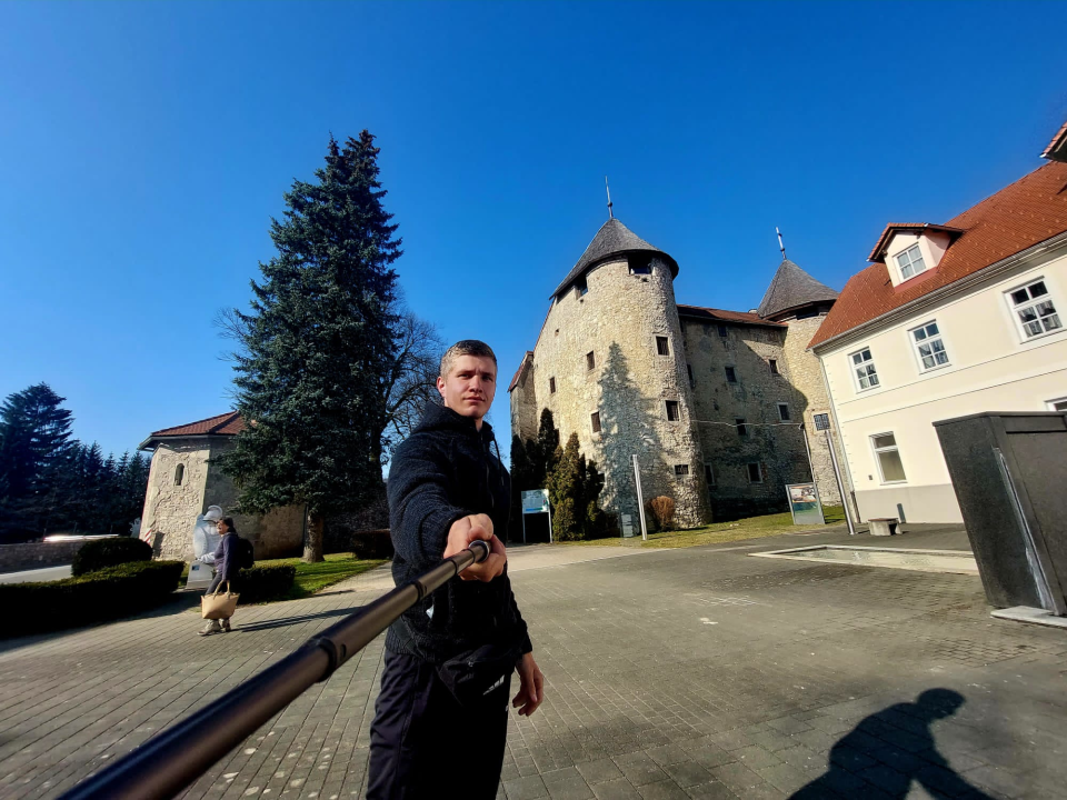 Kninjanin Ivan Džepina obišao 158 hrvatskih vrhova, a na posljednjem je zaprosio djevojku