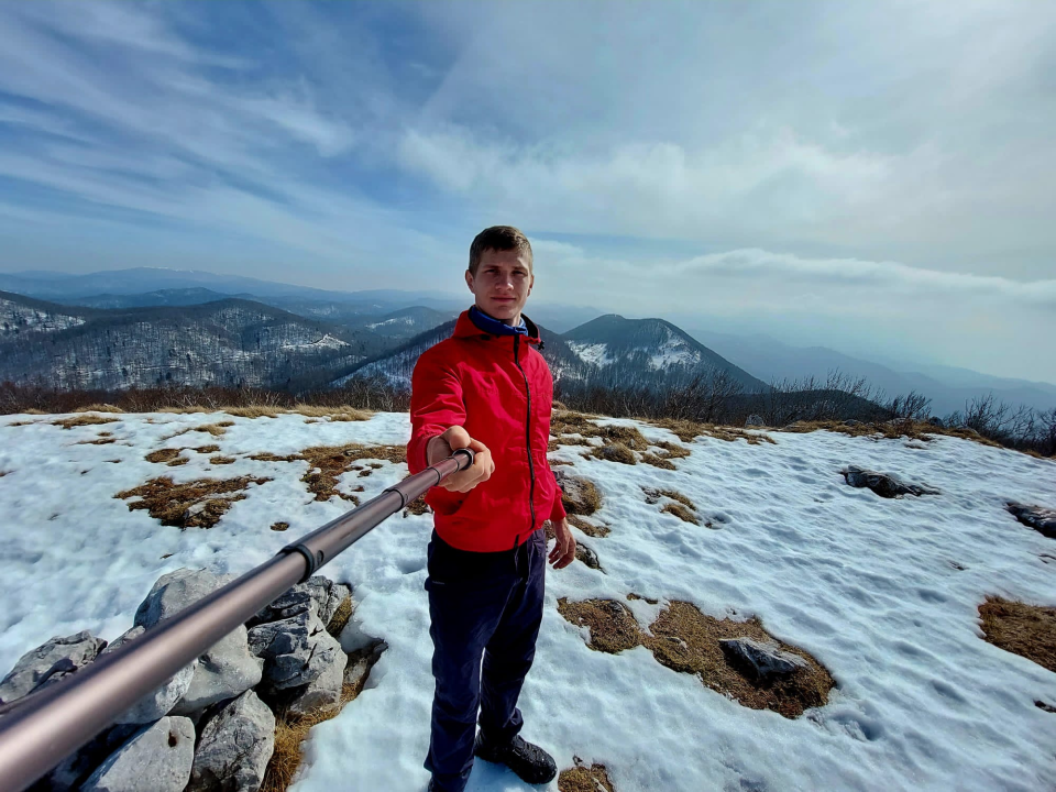 Kninjanin Ivan Džepina obišao 158 hrvatskih vrhova, a na posljednjem je zaprosio djevojku
