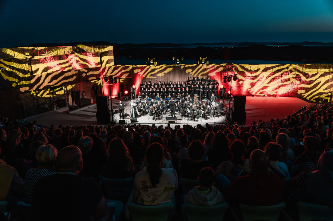 Kolaši i Orkestar HV-a s operom Carmen otvorili desetu koncertnu sezonu na Mihovilu! 