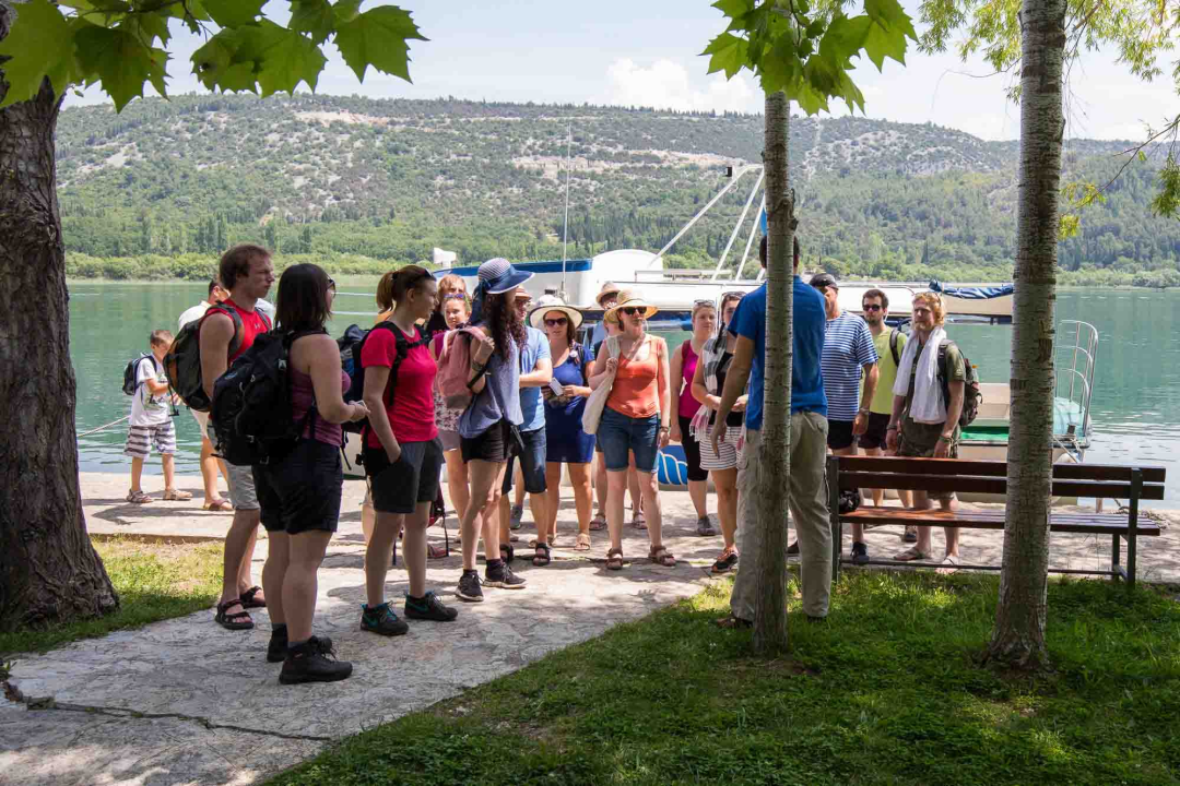 Biciklom, hodom ili brodom – načini su na koji možete obilaziti Nacionalni parka „Krka“!