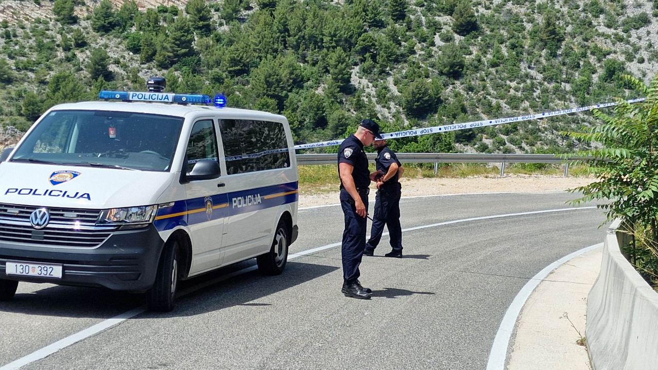 Helikopter koji se srušio u kanjon Čikole zapeo za zipline: Traje potraga za trećim putnikom, uskoro istraga